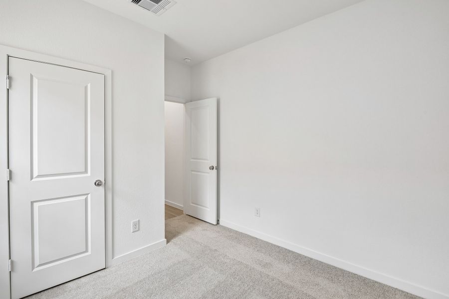 Spacious, unfurnished interior of a new home in Raburn Reserve 50s, Tomball (Image 28).