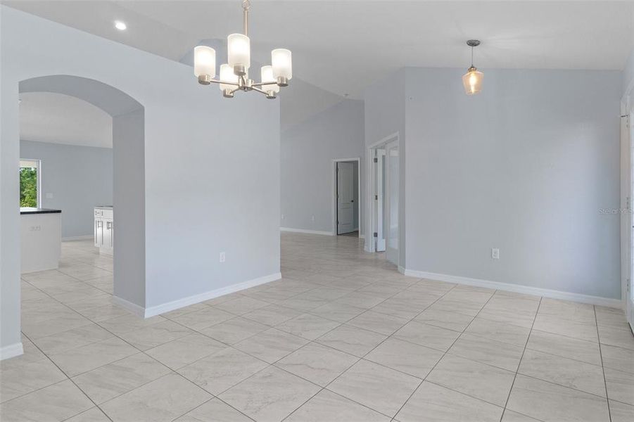Spacious, unfurnished interior of a new home in , Weeki Wachee (Image 15).