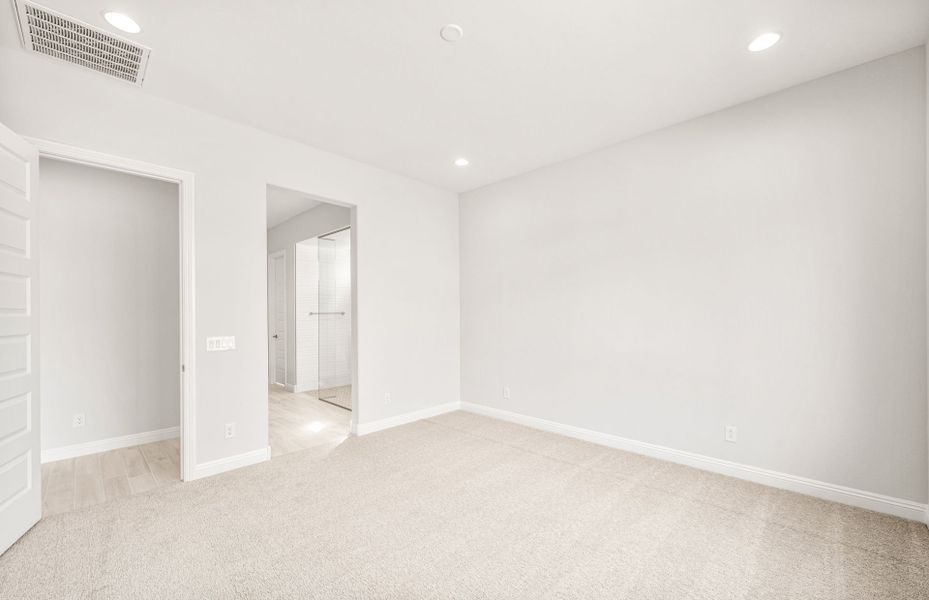 Spacious, unfurnished interior of a new home in Artisan at Asante, Surprise (Image 21).