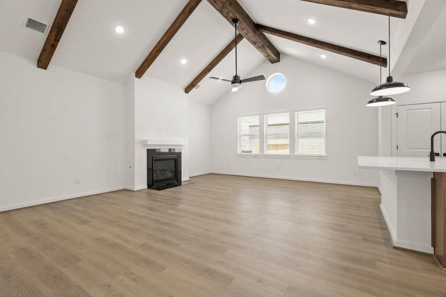 Spacious, unfurnished interior of a new home in Westwood, League City (Image 18).