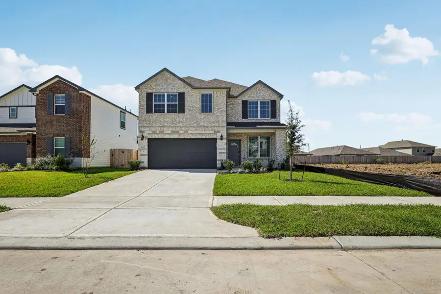 Image 47 of a home in Glendale Lakes. Image 47 of a home in Glendale Lakes.