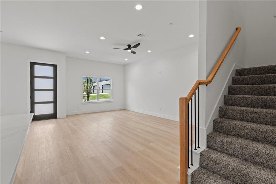 Spacious, unfurnished interior of a new home in , Rowlett (Image 10).