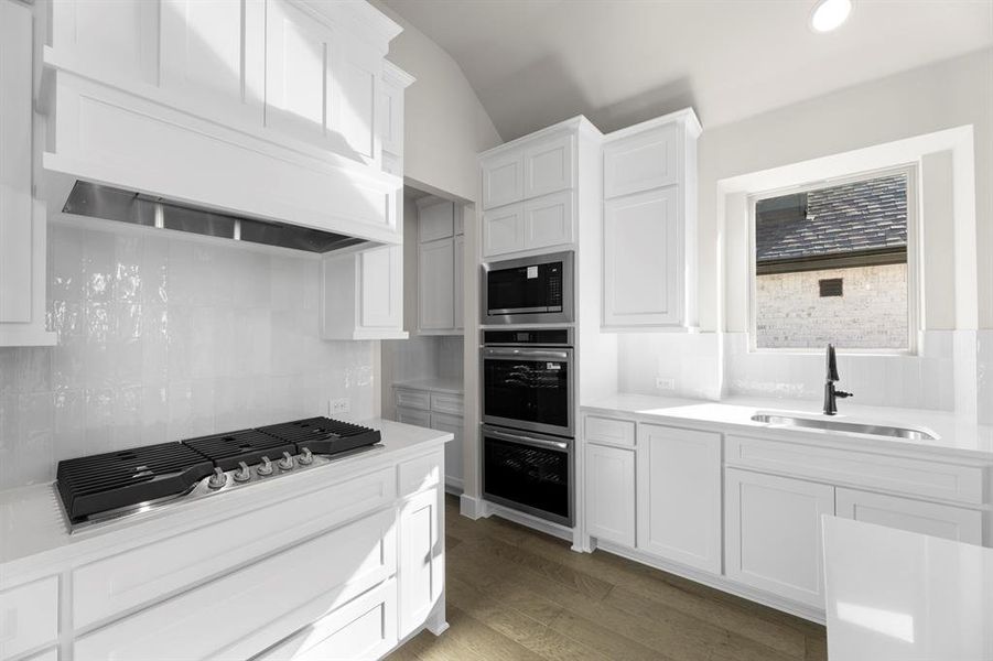 12. 2413 Haley - Kitchen (4) 12. 2413 Haley - Kitchen (4)