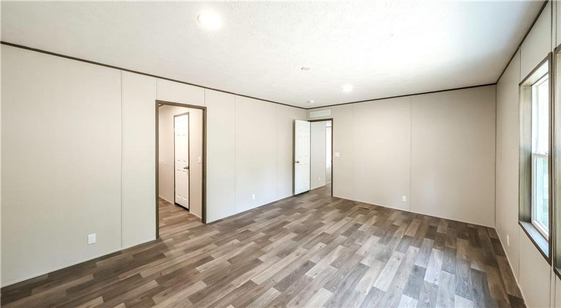 Spacious, unfurnished interior of a new home in , Carrollton (Image 39).