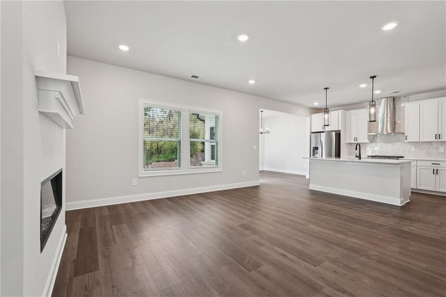 Spacious, unfurnished interior of a new home in Hemingway - Reserve Series, Cumming (Image 30).