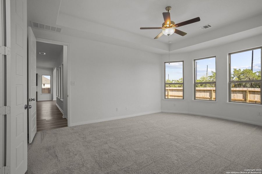Spacious, unfurnished interior of a new home in Stillwater Ranch, San Antonio (Image 22). Spacious, unfurnished interior of a new home in Stillwater Ranch, San Antonio (Image 22).