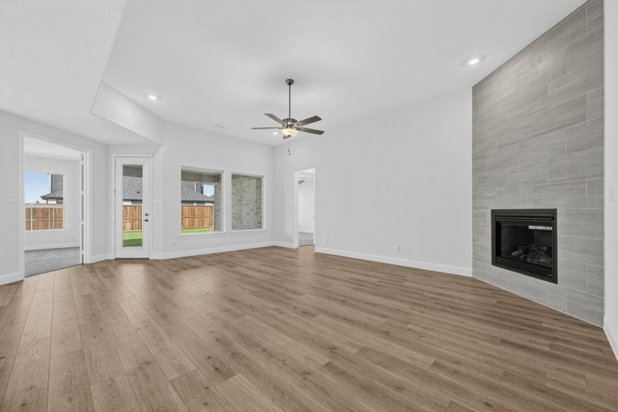 Spacious, unfurnished interior of a new home in South Oak, Lakewood Village (Image 14).