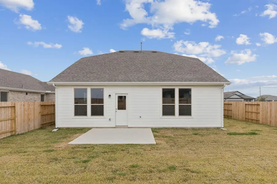 Exterior details and patio area of a home in River Ranch, Dayton (Image 3).