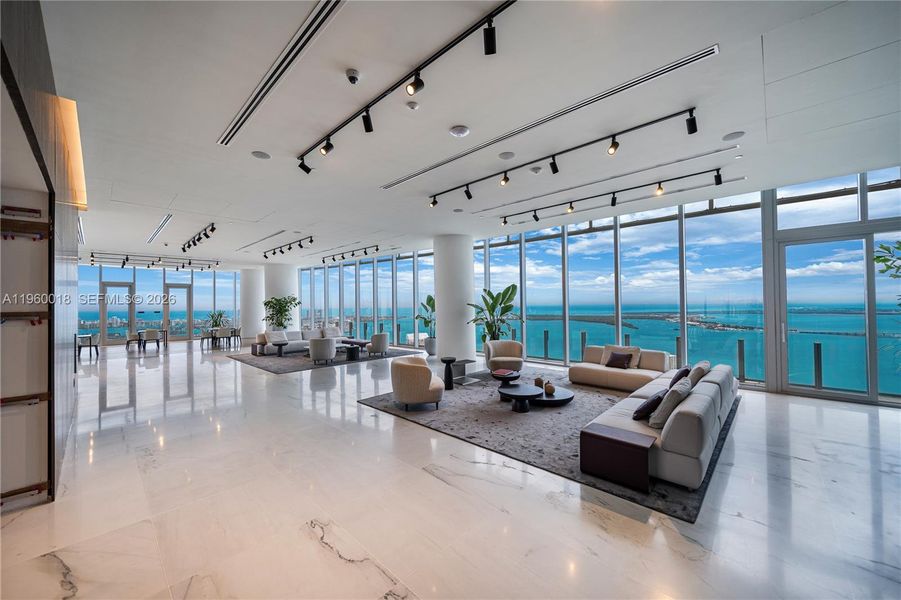 Community amenities in , Miami (Image 39).