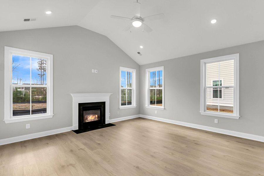 Spacious, unfurnished interior of a new home in Tidewater at Lakes of Cane Bay, Summerville (Image 36).