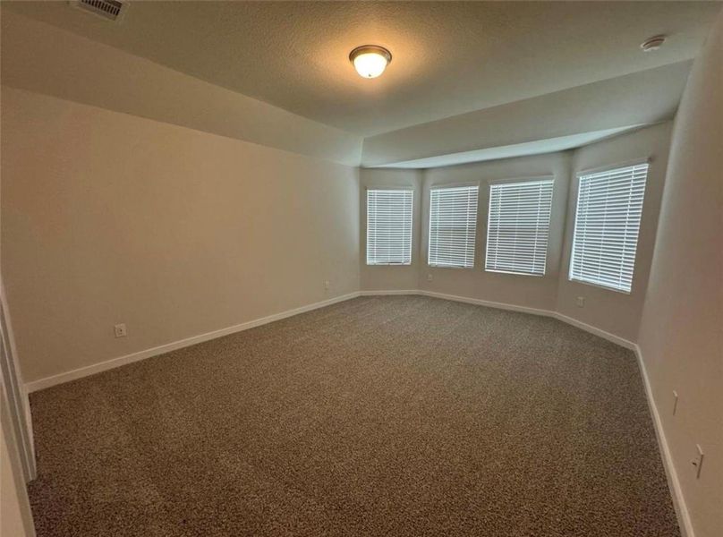 Spacious, unfurnished interior of a new home in Wall Street Village, Richmond (Image 15).