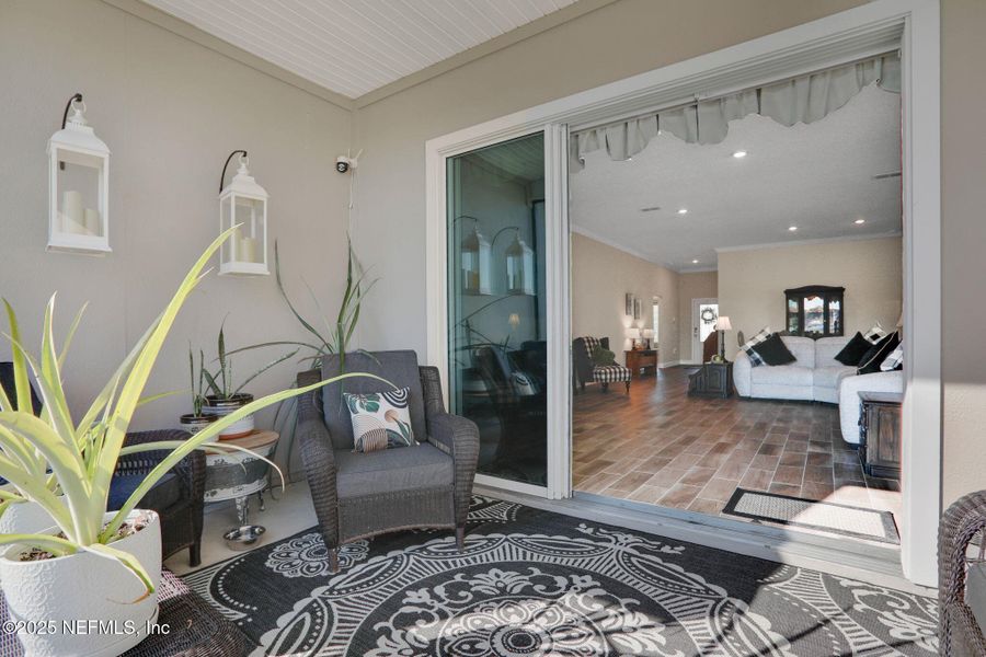 Exterior details and patio area of a home in Cross Creek, Green Cove Springs (Image 26).