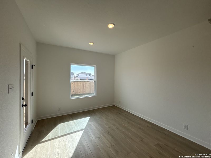 Spacious, unfurnished interior of a new home in The Heights at Saddlebrook Ranch 60's, Schertz (Image 21).
