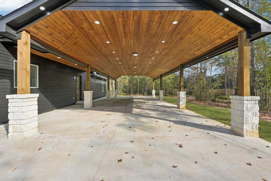 Exterior details and patio area of a home in , Dayton (Image 3).