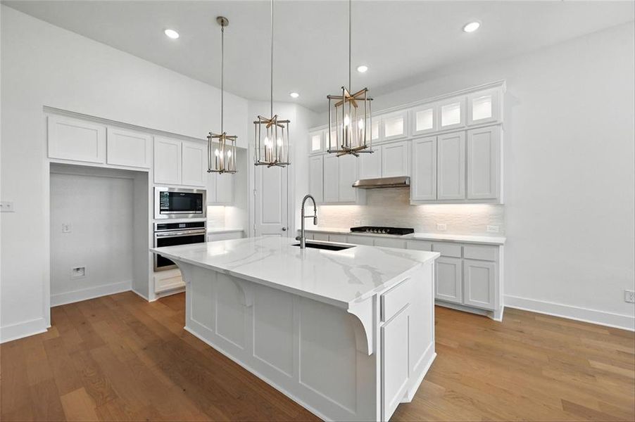 Furnished interior view inside a new home in Dove Hollow, Waxahachie (Image 5).