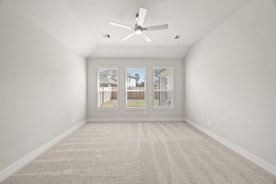 Spacious, unfurnished interior of a new home in Barton Creek Ranch, Conroe (Image 30). Spacious, unfurnished interior of a new home in Barton Creek Ranch, Conroe (Image 30).