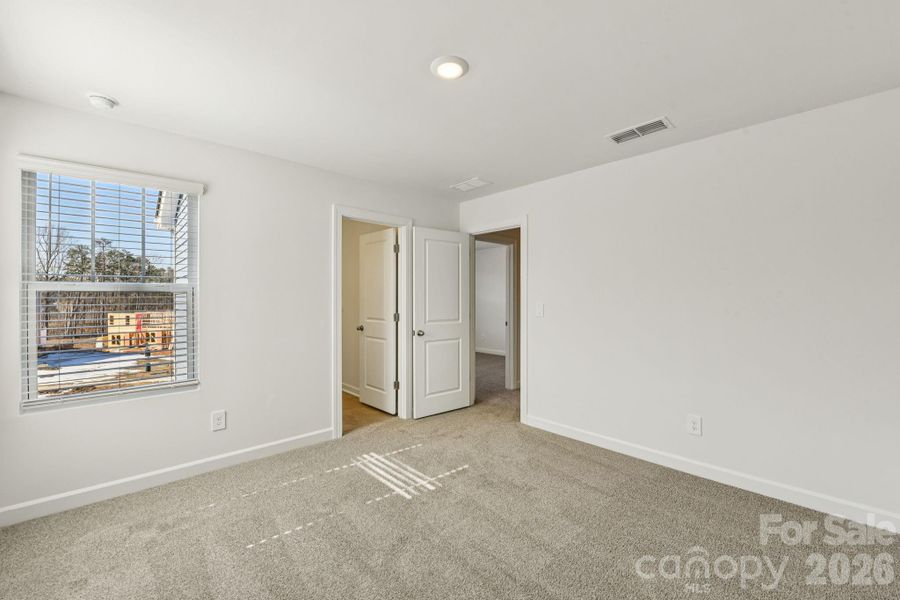Spacious, unfurnished interior of a new home in Galloway Ridge, Charlotte (Image 26).