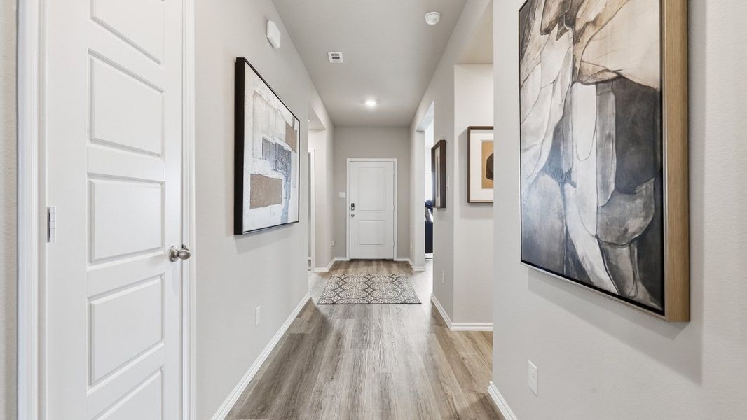Representative furnished interior of a home built from the Plan by D.R. Horton in Bella Vista, Granbury (Image 33).