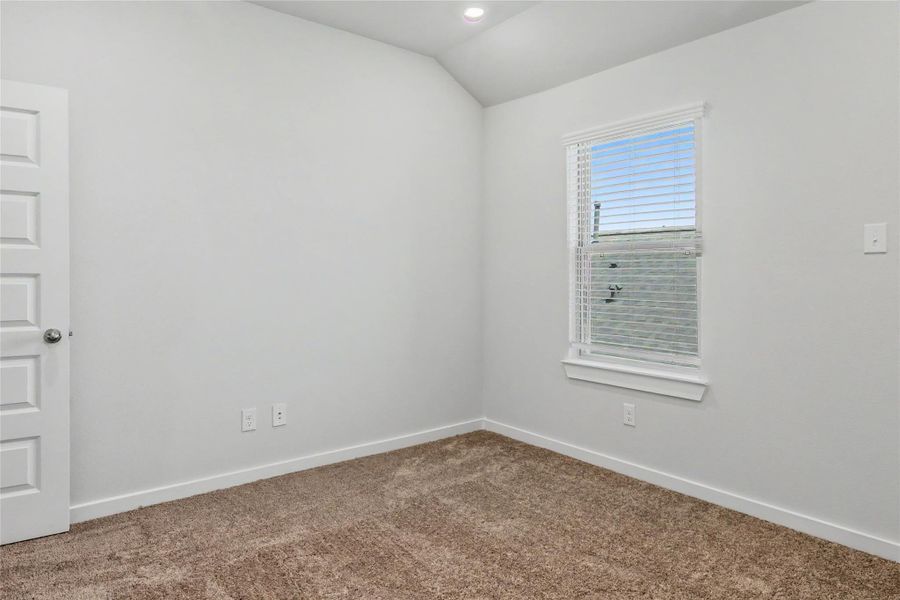 Spacious, unfurnished interior of a new home in Glendale Lakes, Arcola (Image 36). Spacious, unfurnished interior of a new home in Glendale Lakes, Arcola (Image 36).