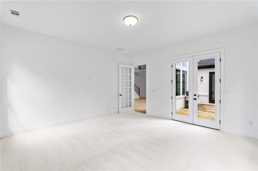Spacious, unfurnished interior of a new home in , Marietta (Image 36).