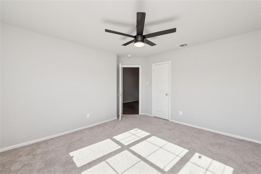 Spacious, unfurnished interior of a new home in Light Farms - Sweetwater, Celina (Image 9).