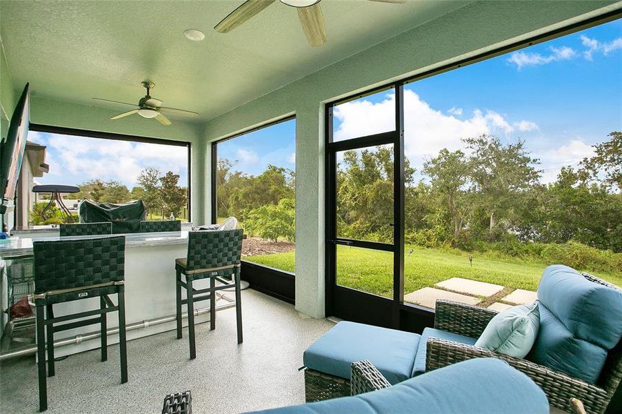 Exterior details and patio area of a home in , Deltona (Image 4).