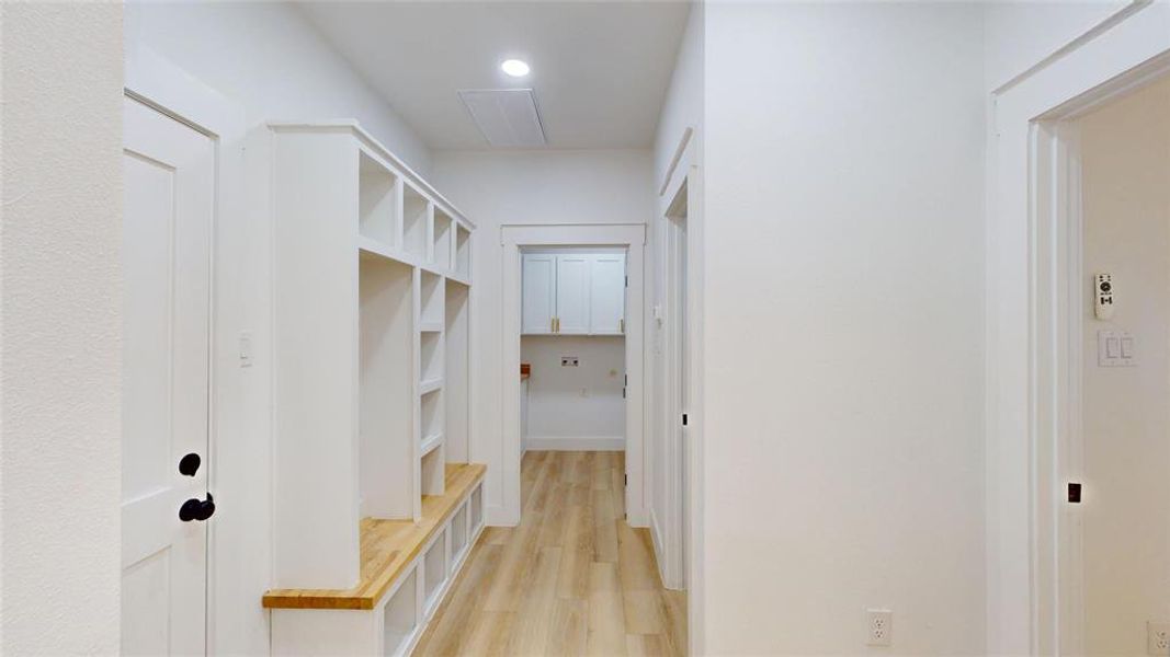Spacious, unfurnished interior of a new home in , Weatherford (Image 32).