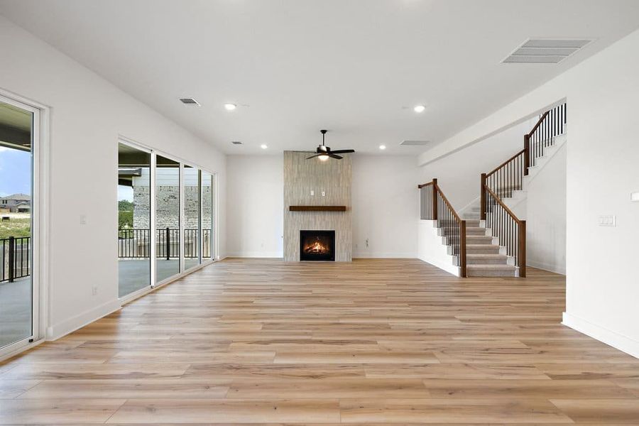 Spacious, unfurnished interior of a new home in Lariat, Liberty Hill (Image 38).