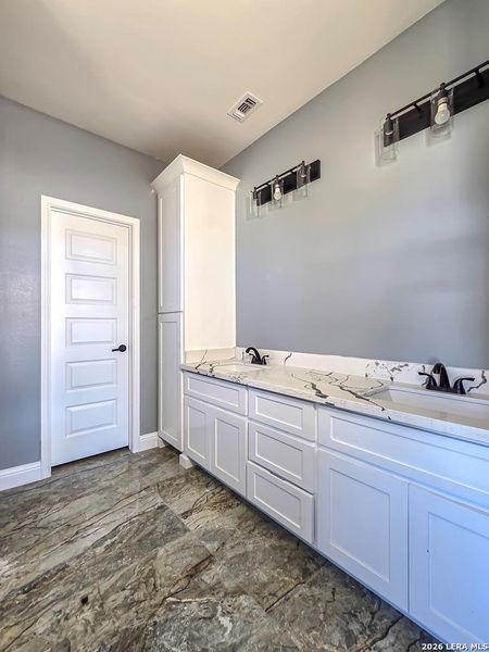Furnished interior view inside a new home in , Eagle Pass (Image 15).