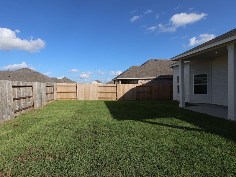 Exterior details and patio area of a home in Miller's Pond, Rosenberg (Image 25).