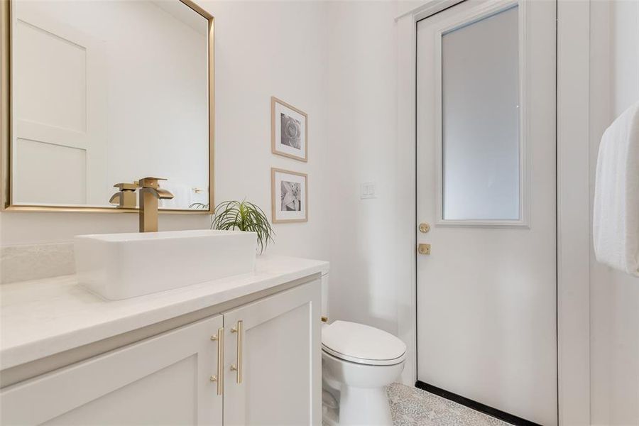 Furnished interior view inside a new home in , Rockwall (Image 7).