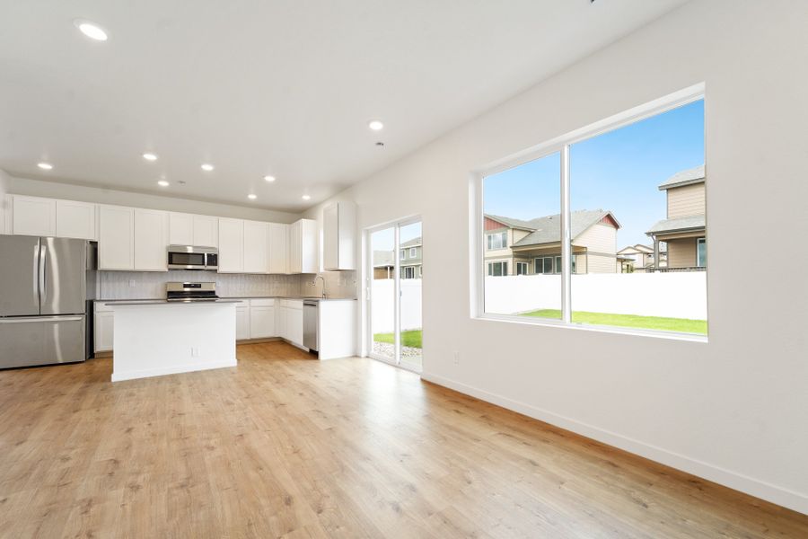 Spacious, unfurnished interior of a new home in Union Colony West, Greeley (Image 17).