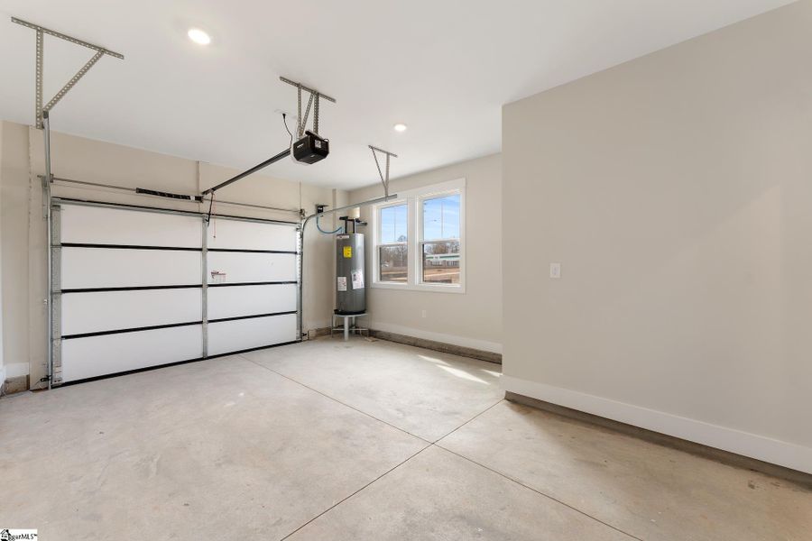 Spacious, unfurnished interior of a new home in Renaissance Place, Greenville (Image 20).