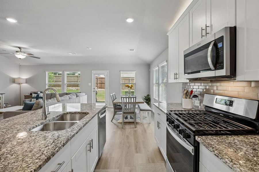 Furnished interior view inside a new home in Cibolo Hills, Fort Worth (Image 10).