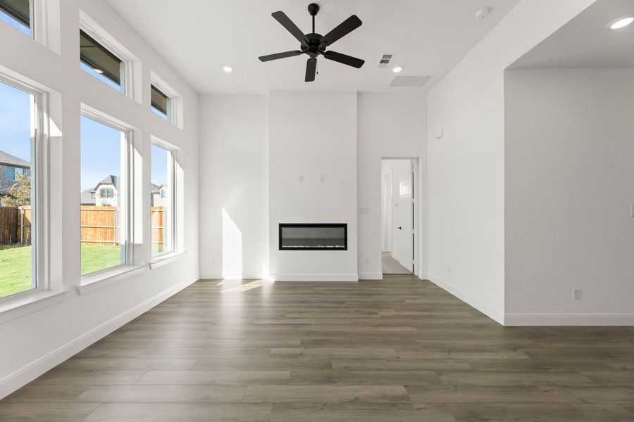 Spacious, unfurnished interior of a new home in West Crossing, Anna (Image 21).