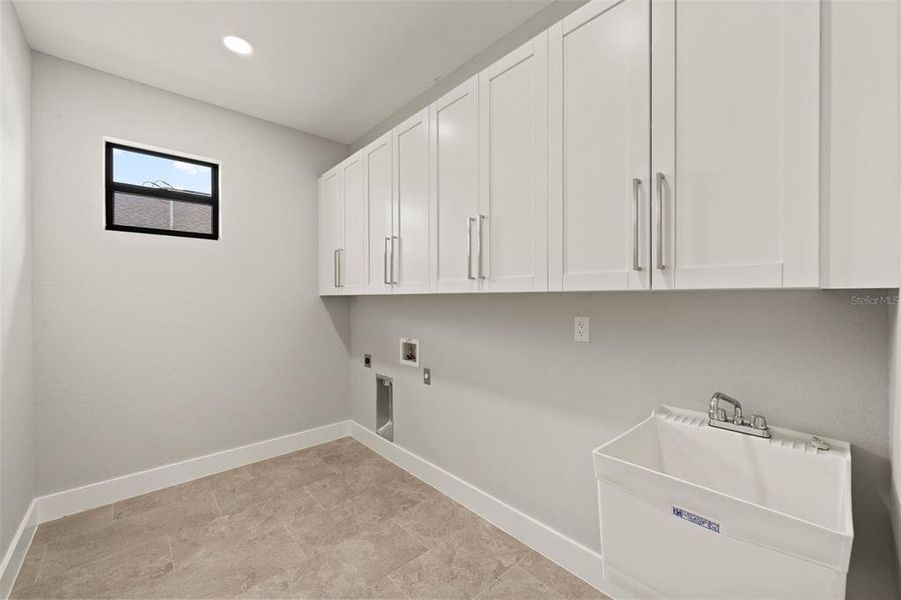 Furnished interior view inside a new home in , Cape Coral (Image 11).