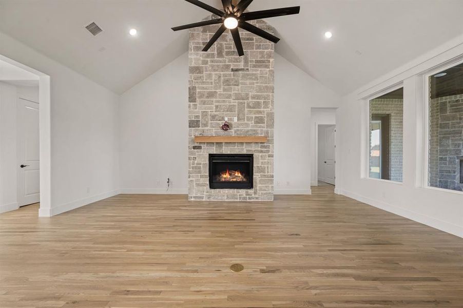 Spacious, unfurnished interior of a new home in NorthGlen, Haslet (Image 25).