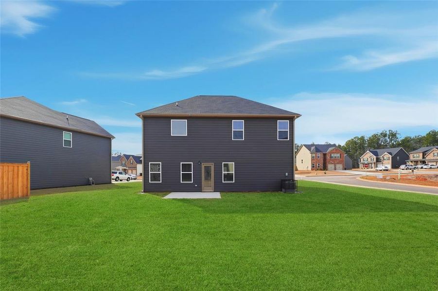 Exterior details and patio area of a home in Fern Dale, Fairburn (Image 4).