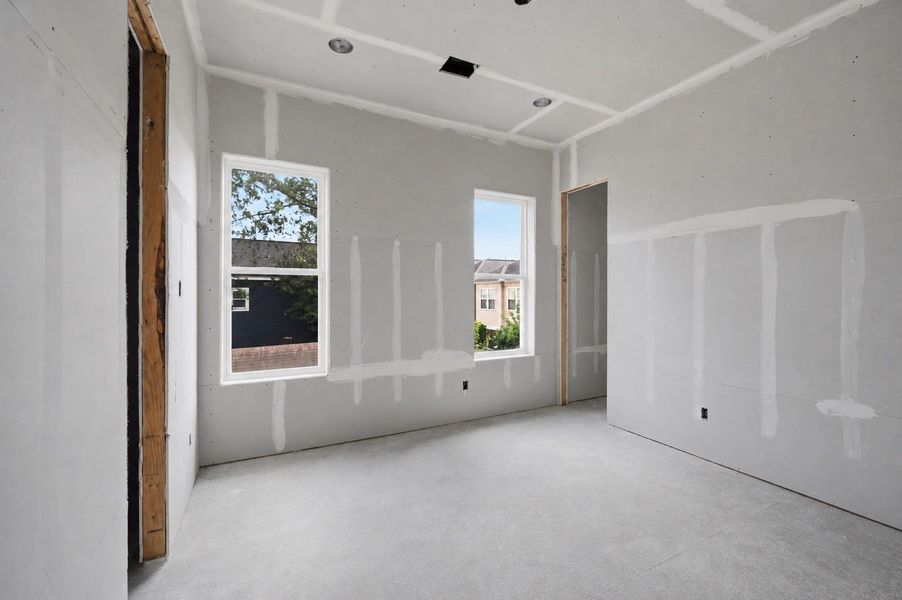 Secondary bedroom. Secondary bedroom.