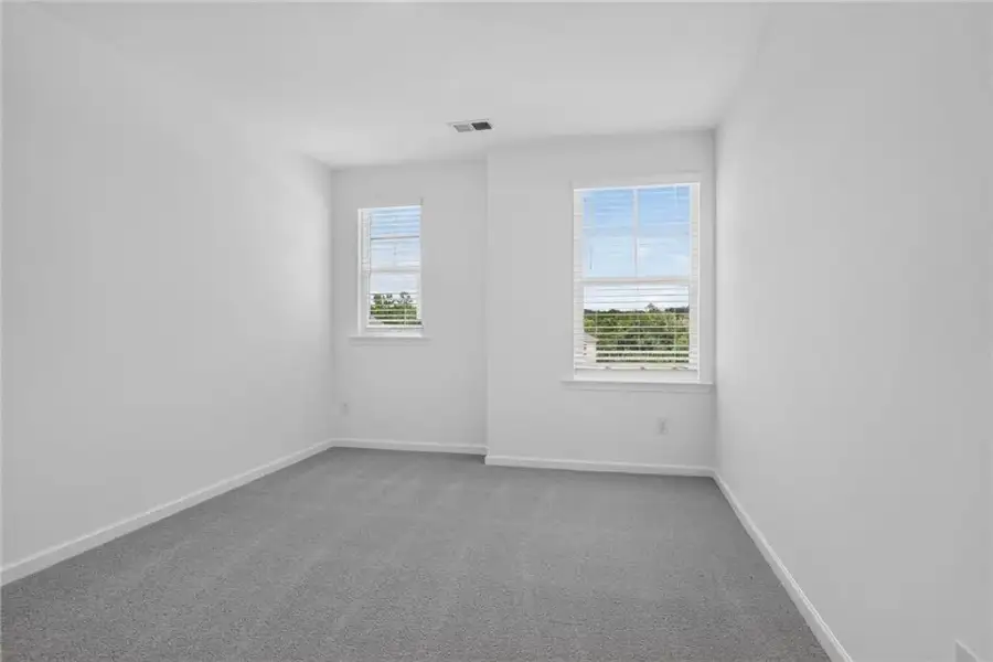 Spacious, unfurnished interior of a new home in Apalachee Hills, Bethlehem (Image 26).