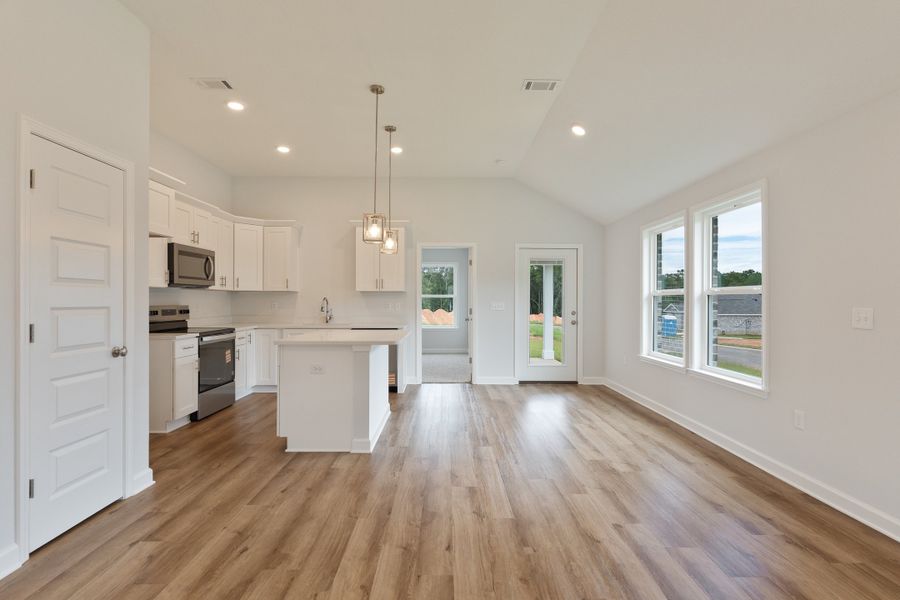 Spacious, unfurnished interior of a new home in Barton's Bend, Crestview (Image 22). Spacious, unfurnished interior of a new home in Barton's Bend, Crestview (Image 22).