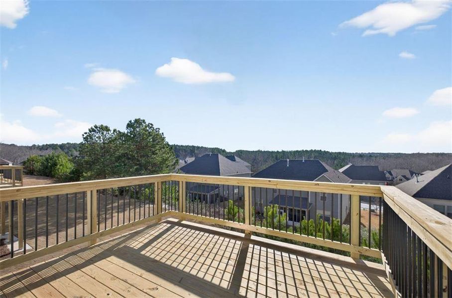 Exterior details and patio area of a home in Victoria Heights, Dallas (Image 22).