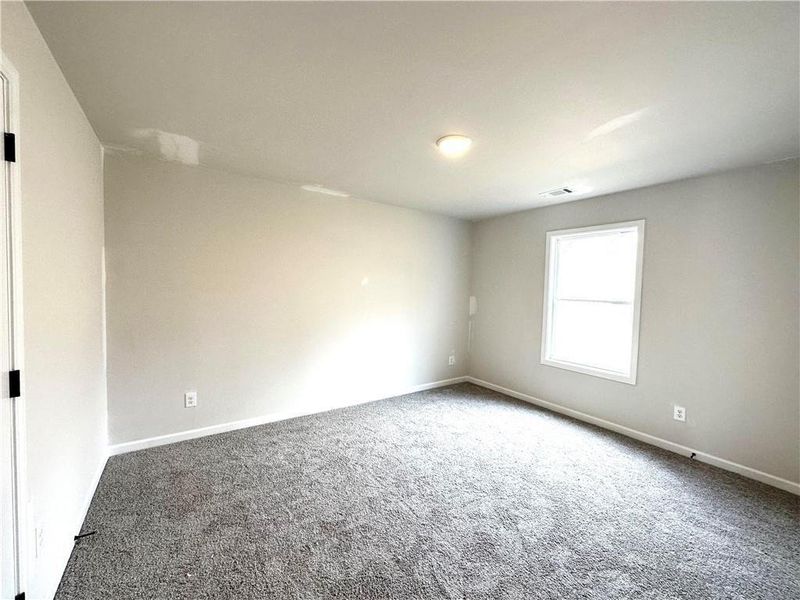 Spacious, unfurnished interior of a new home in , Auburn (Image 15).