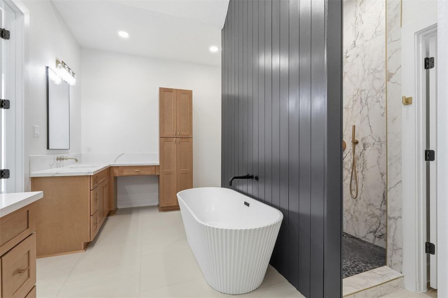 Photos are of prior LOTUS plan homesite built by Aurcova. Photos are of prior LOTUS plan homesite built by Aurcova.