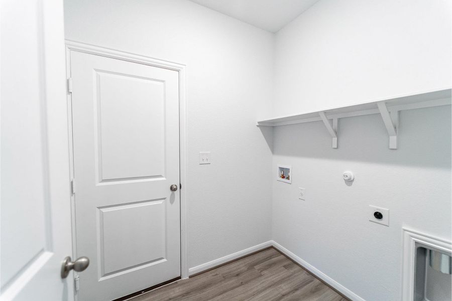 Spacious, unfurnished interior of a new home in Cool Water, Jarrell (Image 11).