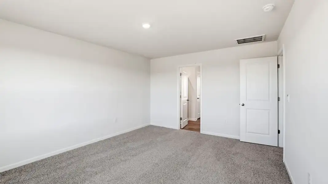 Spacious, unfurnished interior of a new home in Baxter Village, Boiling Springs (Image 36).