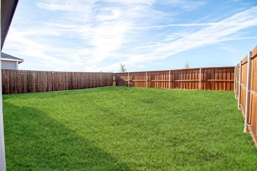 Exterior details and patio area of a home in , Crandall (Image 3).