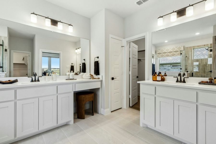 Representative furnished interior of a home built from the Willow by Kindred Homes in Dominion Park, Red Oak (Image 16).