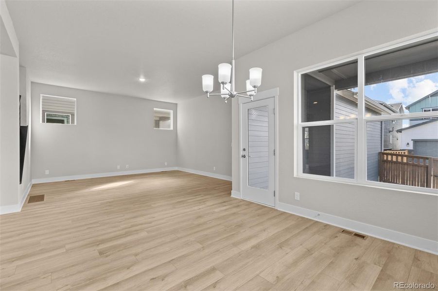 Spacious, unfurnished interior of a new home in , Aurora (Image 23).