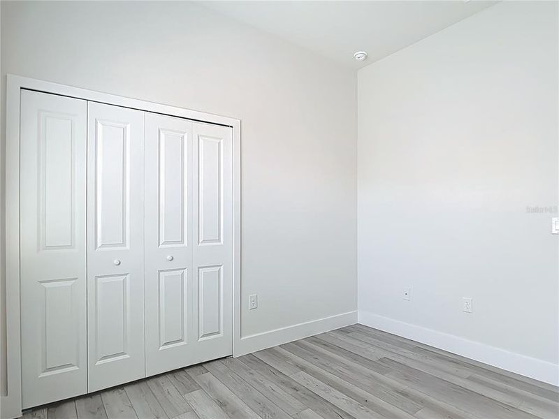 Spacious, unfurnished interior of a new home in , Port Charlotte (Image 19).
